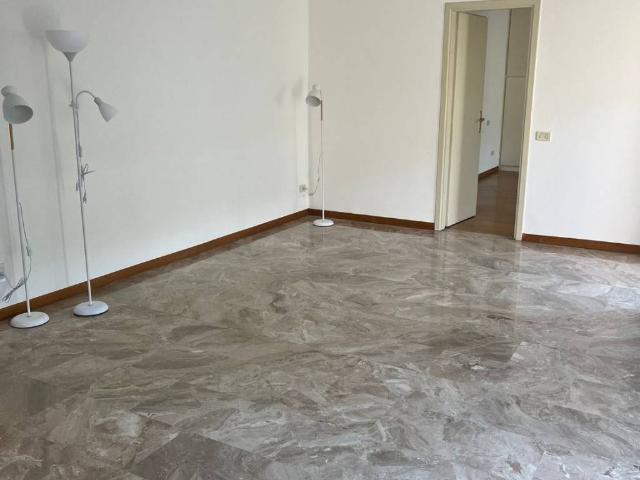 Appartamento in affitto a Municipio 1, Milano