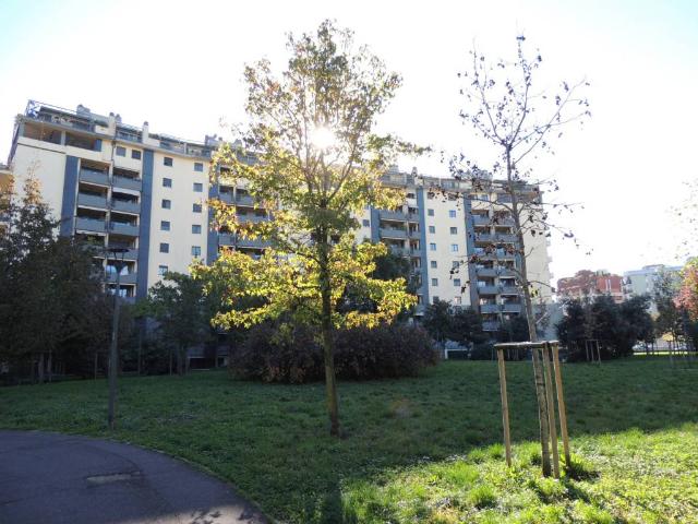 Appartamento in affitto a Municipio 4, Milano