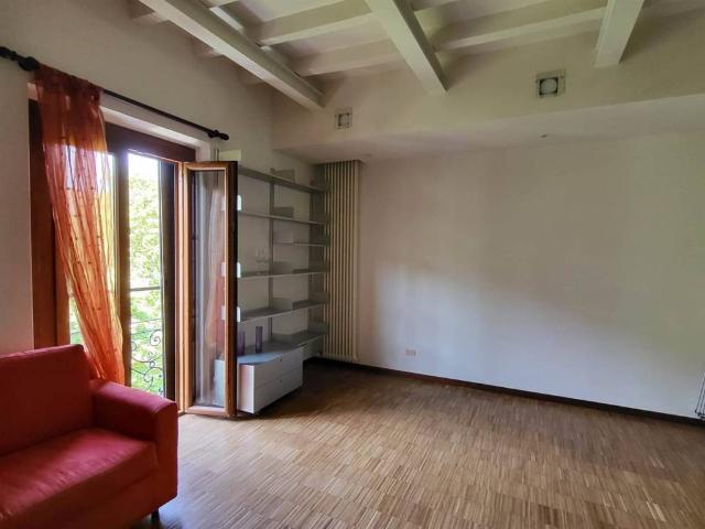 Appartamento in affitto a Municipio 4, Milano