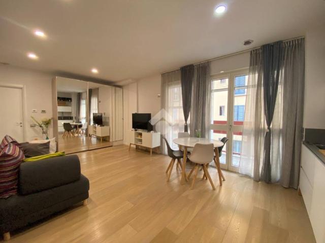 Appartamento in affitto a Centro storico, Milano