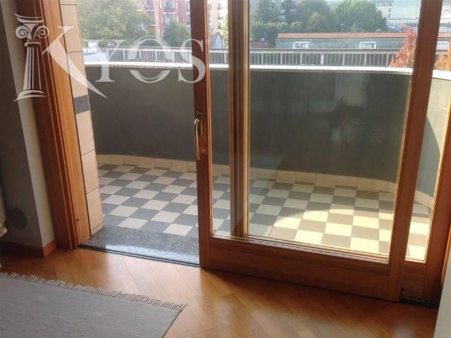 Appartamento in affitto a Municipio 4, Milano