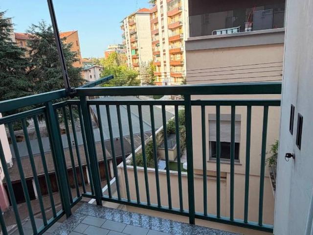 Appartamento in affitto a Municipio 7, Milano
