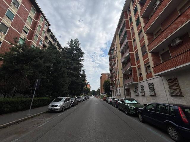 Appartamento in affitto a Municipio 4, Milano