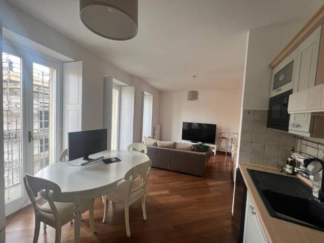 Appartamento in affitto a Centro storico, Milano