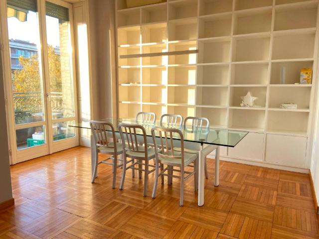 Appartamento in affitto a Centro storico, Milano