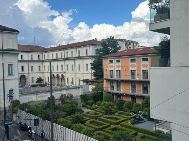 Appartamento in affitto a Municipio 1, Milano