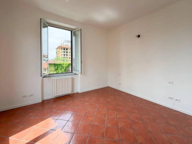 Appartamento in affitto a Municipio 6, Milano
