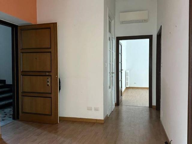 Appartamento in affitto a Municipio 4, Milano