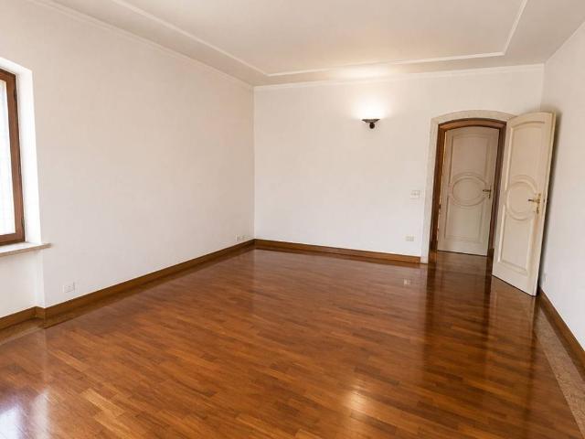 Appartamento in affitto a Municipio 1, Milano