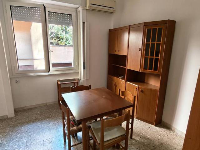 Appartamento in affitto a Municipio 6, Milano