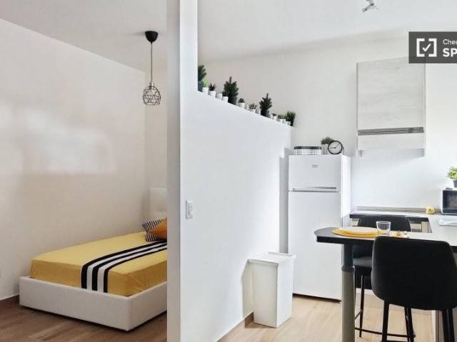 Appartamento in affitto a Ticinese, Milano