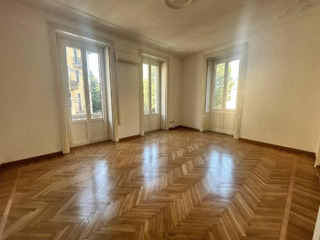 Appartamento in affitto a Municipio 4, Milano