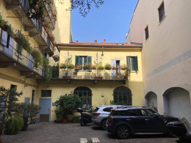 Appartamento in affitto a Municipio 6, Milano