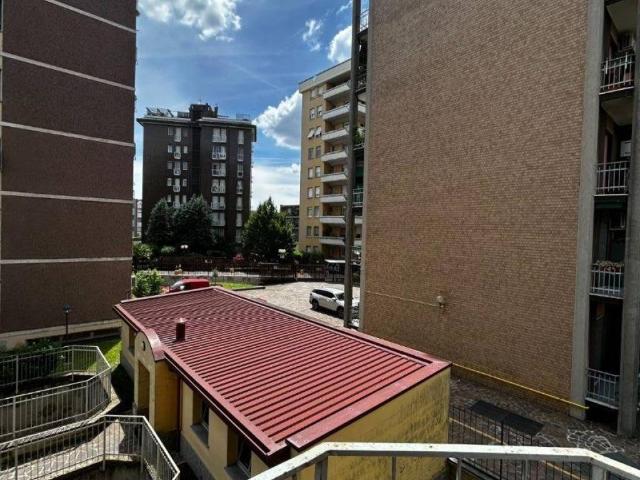 Appartamento in affitto a Municipio 9, Milano