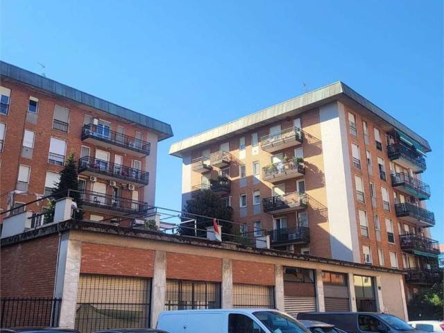 Appartamento in affitto a Municipio 9, Milano