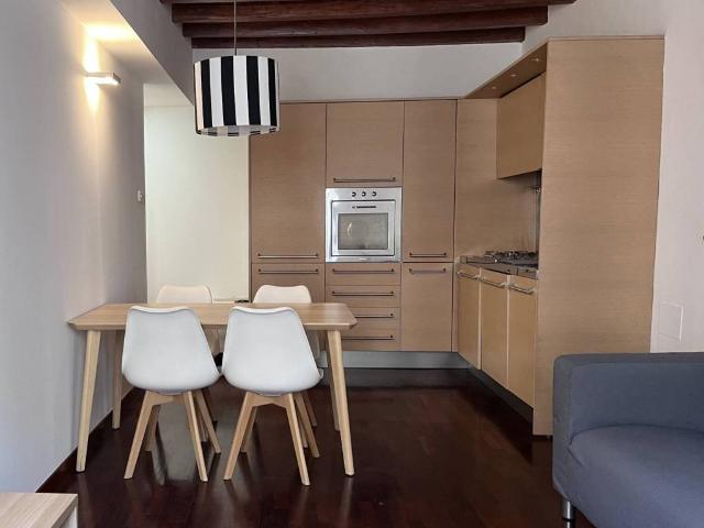Appartamento in affitto a Cerchia dei Navigli, Milano