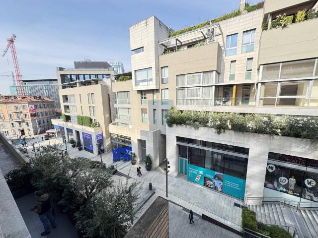 Appartamento in affitto a Municipio 9, Milano