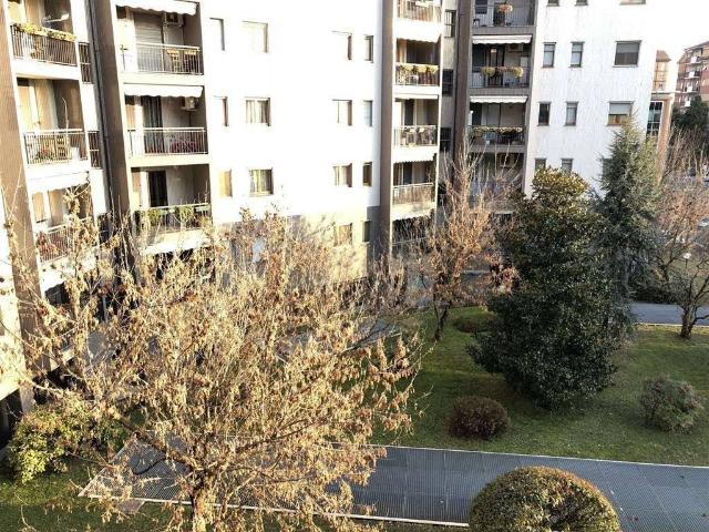 Appartamento in affitto a Bande Nere, Milano