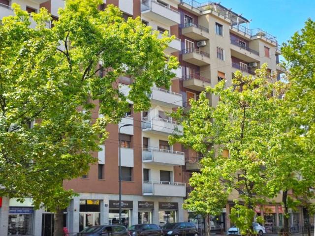 Appartamento in affitto a Municipio 9, Milano
