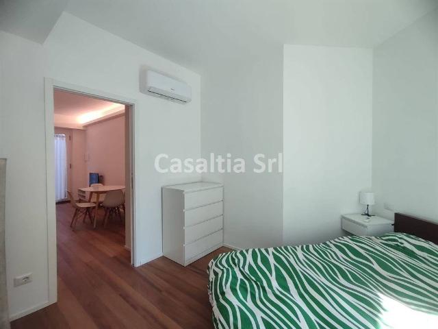 Appartamento in affitto a Municipio 6, Milano
