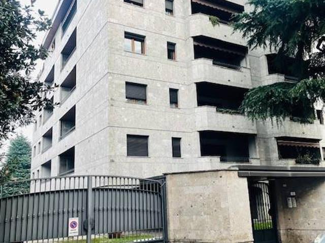 Appartamento in affitto a Municipio 9, Milano