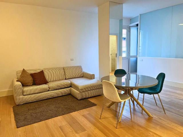 Appartamento in affitto a Municipio 4, Milano