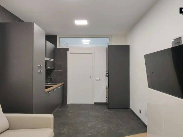 Appartamento in affitto a Municipio 9, Milano