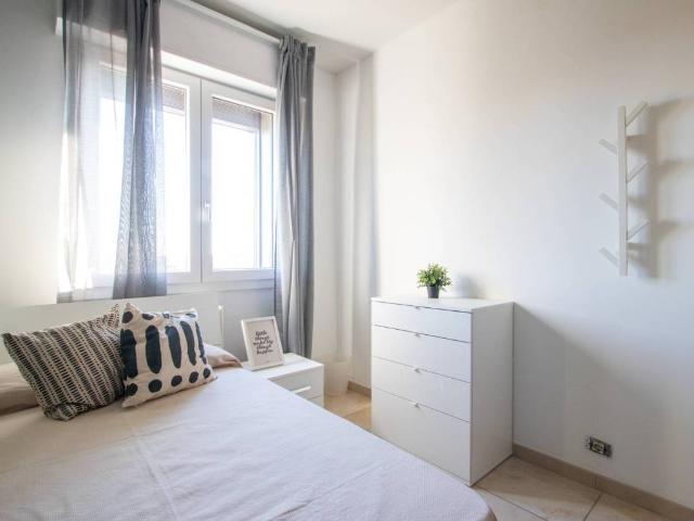 Appartamento in affitto a Municipio 9, Milano