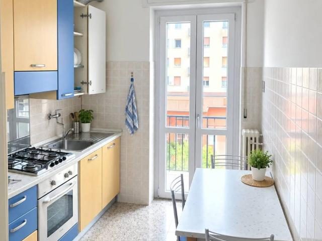 Appartamento in affitto a Lorenteggio, Milano