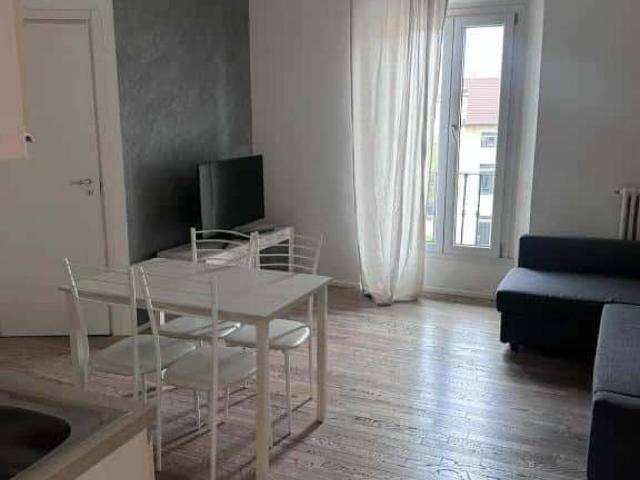 Appartamento in affitto a Municipio 4, Milano