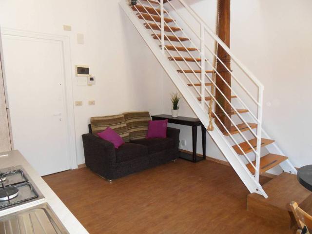 Appartamento in affitto a Ticinese, Milano