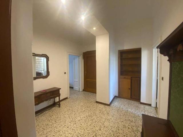 Appartamento in affitto a Municipio 9, Milano