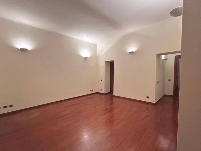 Appartamento in affitto a Centro storico, Milano