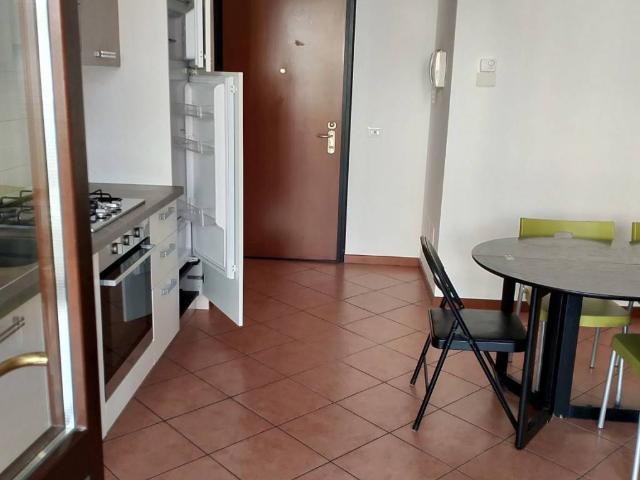 Appartamento in affitto a Municipio 9, Milano