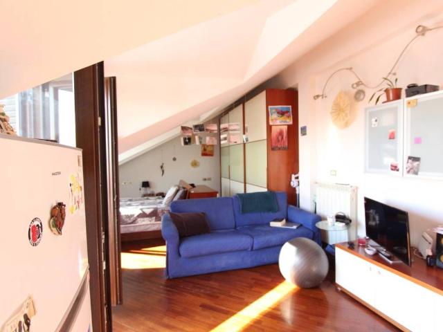 Appartamento in affitto a Municipio 9, Milano