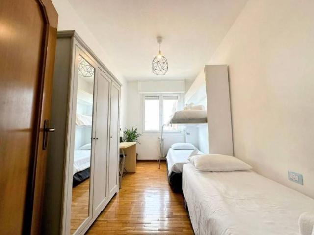 Appartamento in affitto a Municipio 9, Milano