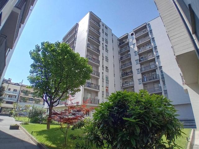 Appartamento in affitto a Municipio 9, Milano