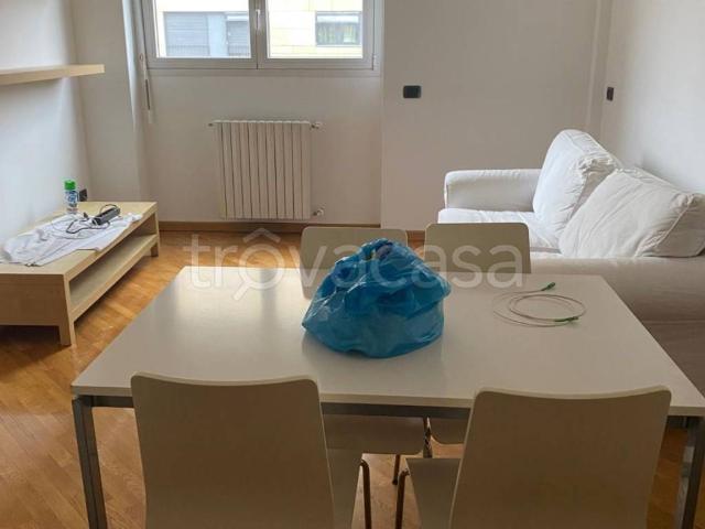 Appartamento in affitto a Municipio 9, Milano
