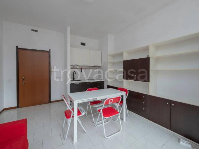 Appartamento in affitto a Municipio 7, Milano