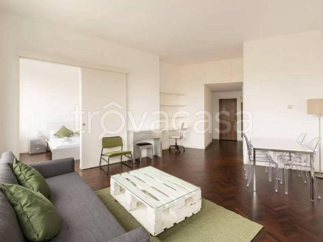 Appartamento in affitto a Centro storico, Milano