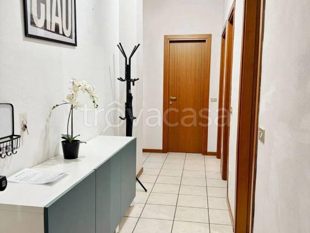 Appartamento in affitto a Arluno, Milano