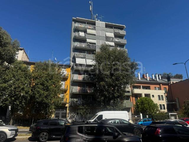 Appartamento in affitto a Municipio 6, Milano