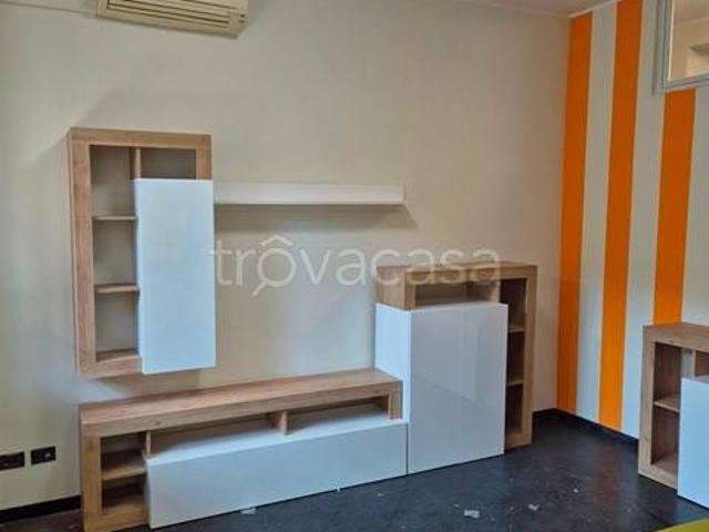 Appartamento in affitto a Municipio 4, Milano