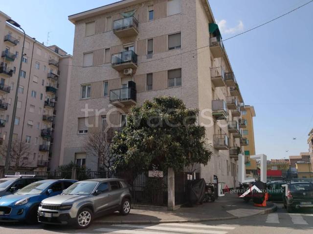 Appartamento in affitto a Municipio 4, Milano