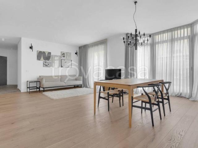 Appartamento in affitto a Castelmarte, Lombardia