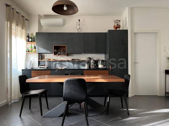 Appartamento in affitto a Municipio 6, Milano