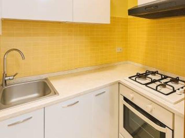 Monolocale in affitto a Corsica, Milano