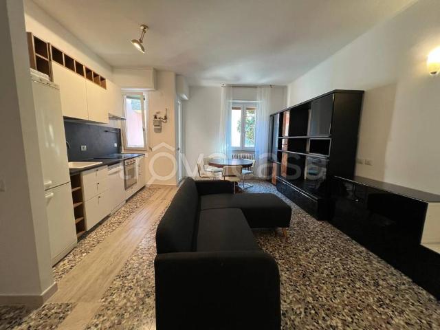 Appartamento in affitto a Municipio 9, Milano
