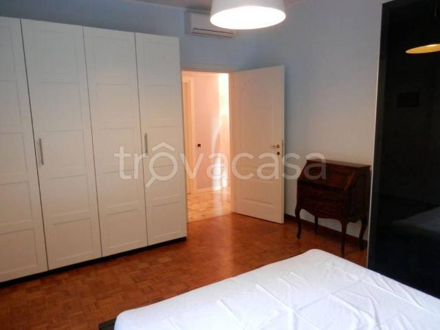 Appartamento in affitto a Municipio 6, Milano