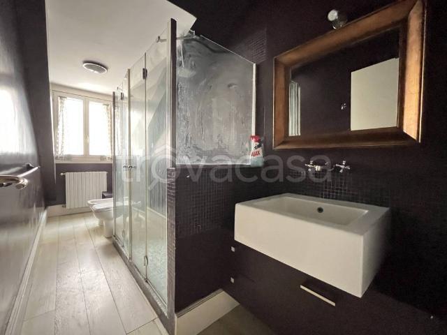 Appartamento in affitto a Municipio 9, Milano